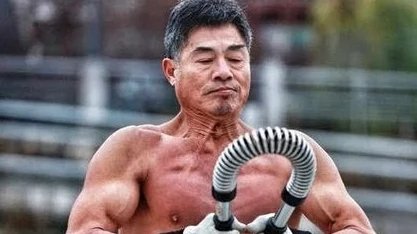 老头XXX╳XX性Aⅴ恋老：探讨老年人与年轻人之间的情感与性关系的社会现象及其影响