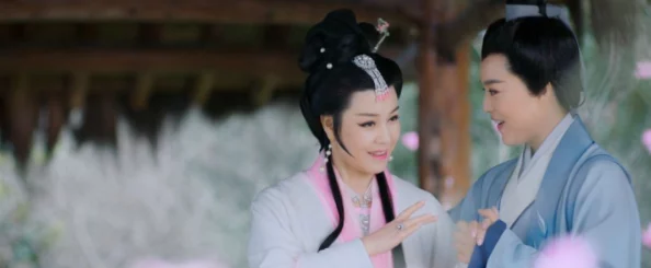 许仙当着白娘子曹小青原文：解析《白蛇传》中角色关系与文化背景的深刻内涵与影响