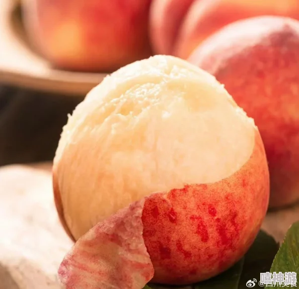 精品人伦一品二品三品蜜桃，网友热议：这款蜜桃的口感和香气真是让人惊艳，值得一试！