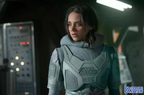 雷电将军腿部功夫熟练，展现出超凡的战斗技巧与优雅身姿，引发众人瞩目与赞叹