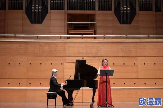 色愁愁久久久：在多元文化交融中，如何找到自我认同与情感归属的平衡点？