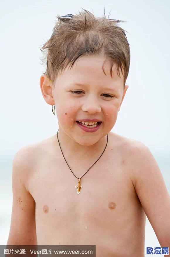 可爱裸小男生全身精