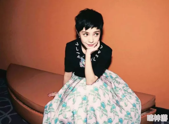 国产AV麻豆美艳房东苏语棠,倾世容颜与魅惑气质交融,尽显魅力与性感的绝妙结合 国产AV麻豆美艳房东苏语棠,倾世容颜与魅惑气质交融,尽显魅力与性感的绝妙结合