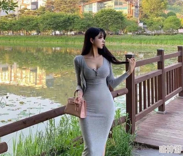 国产美女流白浆，展现独特魅力与风采，引发网友热议与关注，成为社交媒体上的热门话题