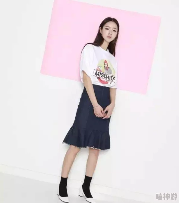 麻豆一二：全新系列发布，带你领略时尚与创意的完美结合，开启潮流新篇章！