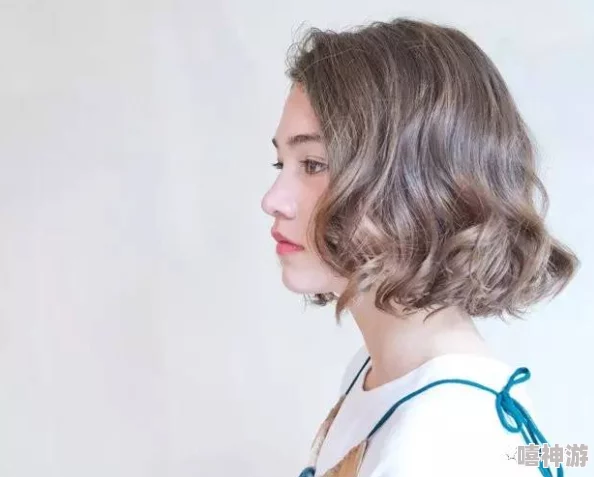 黑又硬的蘑菇头:一种独特的发型风潮,如何在时尚界引领新趋势? 黑又硬的蘑菇头:一种独特的发型风潮,如何在时尚界引领新趋势?