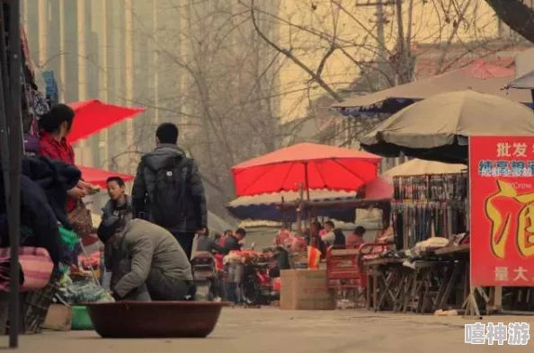 老镖客城中村扫街小少内容:城市角落的故事与人情,展现生活的多样性与温暖瞬间 老镖客城中村扫街小少内容:城市角落的故事与人情,展现生活的多样性与温暖瞬间