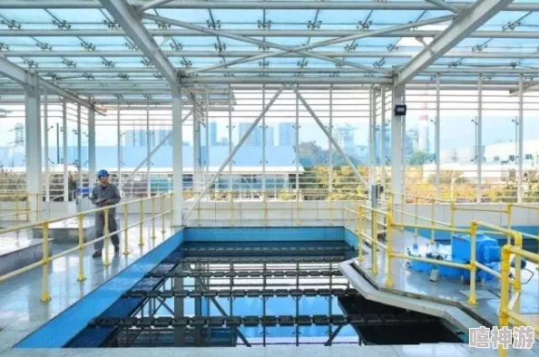 钢钢钢钢钢钢钢好多水免费污，揭示了现代社会中水资源的浪费与污染问题，引发公众对环保的关注与思考