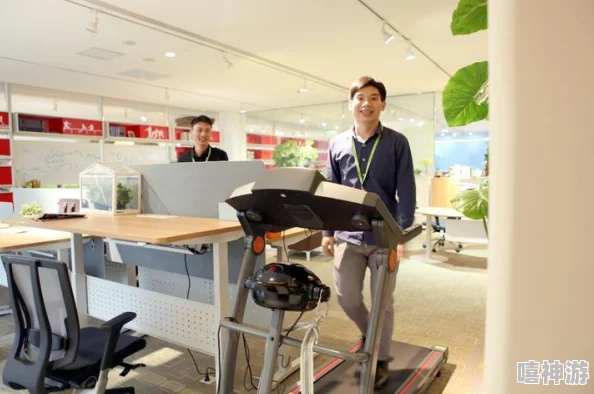 亚洲可乐操：全球健身热潮中的新宠，如何在年轻人中引发广泛关注与参与？