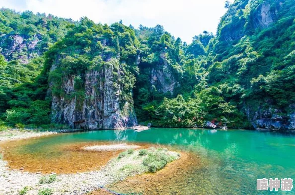 妈妈桃源洞口已是溪水,生态恢复工程显成效,吸引游客纷至沓来体验自然之美 妈妈桃源洞口已是溪水,生态恢复工程显成效,吸引游客纷至沓来体验自然之美
