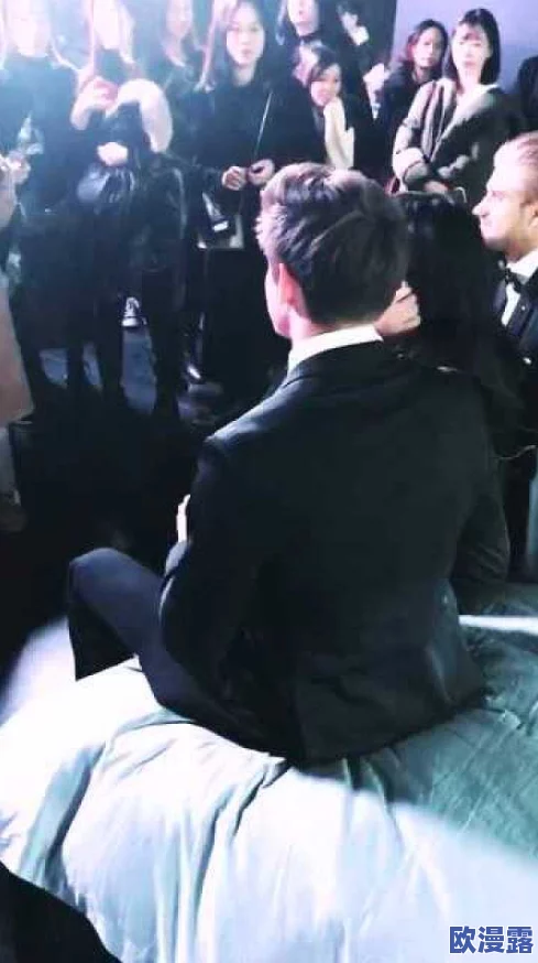 男男脱裤互靠互摸互吃,震惊众人:这场派对竟成为网络热议焦点,引发热烈讨论与关注! 男男脱裤互靠互摸互吃,震惊众人:这场派对竟成为网络热议焦点,引发热烈讨论与关注!