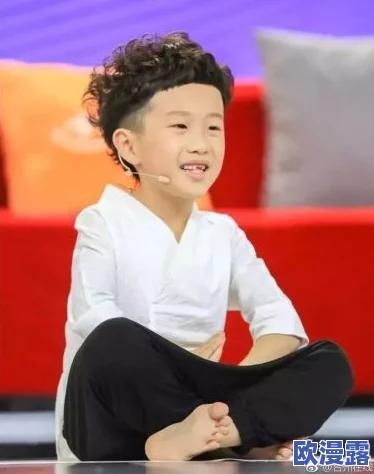杨柳袁子仪瑜伽教练的背景及其在现代瑜伽发展中的影响与贡献分析 杨柳袁子仪瑜伽教练的背景及其在现代瑜伽发展中的影响与贡献分析