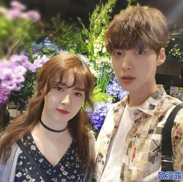 新婚情侣自拍甜蜜瞬间，分享幸福生活点滴，感受爱情的美好与温暖
