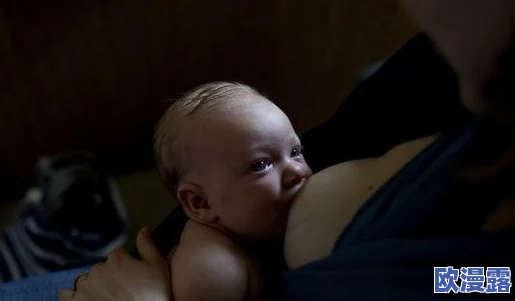 边摸边吃奶边网友评价：这部作品的情节设定非常大胆，给人耳目一新的感觉，但也引发了不少争议，值得深思