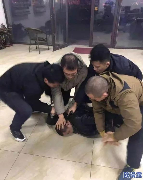 男男囚禁强制调教哭喊求饶最新进展警方已介入调查并逮捕多名嫌疑人案件引发社会广泛关注与讨论