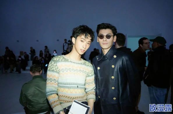 生活一级片：某知名明星被拍到与神秘人士共度浪漫时光，引发网友热议，疑似恋情曝光，背后真相令人好奇