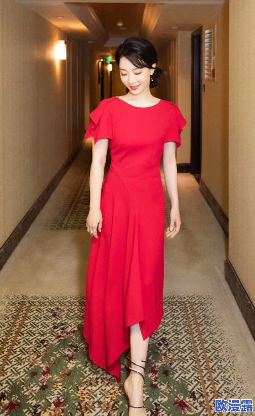 狠狠的把她日出水来近日某明星被拍到与神秘男子亲密互动引发热议网友纷纷猜测两人关系不一般真相究竟如何