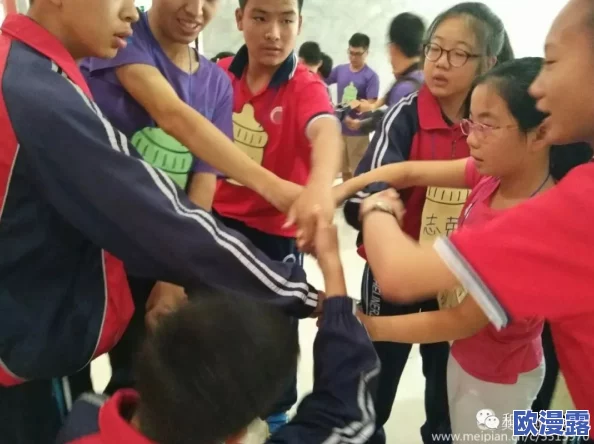 我同桌上课把我奶罩扒了友谊的力量让我们在课堂上更加团结互助,共同面对挑战,携手成长,创造美好回忆 我同桌上课把我奶罩扒了友谊的力量让我们在课堂上更加团结互助,共同面对挑战,携手成长,创造美好回忆