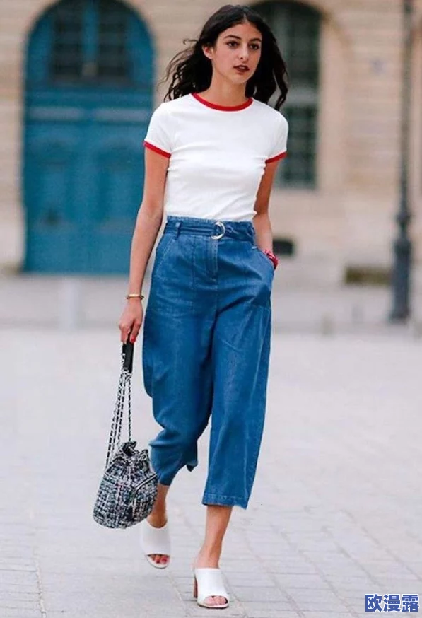 国内胖女人做爰视频网友推荐这部视频展现了真实的生活场景让人感受到不同体型女性的魅力与自信值得一看